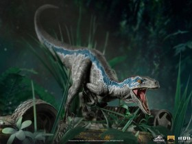 Blue Jurassic World Fallen Kingdom Deluxe Art 1/10 Scale Statue by Iron Studios