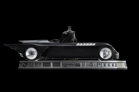 Batman and Batmobile Batman The Animated Series (1992) Art 1/10 Scale Set Deluxe by Iron Studios