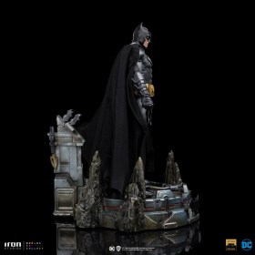Batman Unleashed Deluxe DC Comics Art 1/10 Scale Statue by Iron Studios
