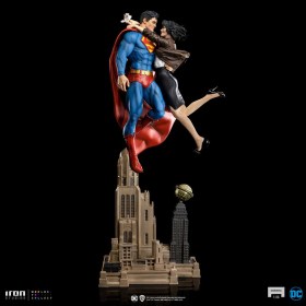 Superman & Lois DC Comics 1/6 Diorama by Iron Studios