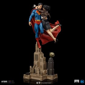 Superman & Lois DC Comics 1/6 Diorama by Iron Studios