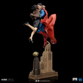 Superman & Lois DC Comics 1/6 Diorama by Iron Studios