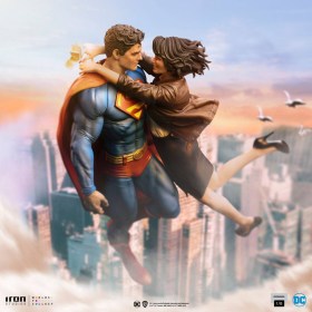 Superman & Lois DC Comics 1/6 Diorama by Iron Studios