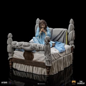 Possessed Regan McNeil Deluxe The Exorcist Art 1/10 Scale Statue by Iron Studios