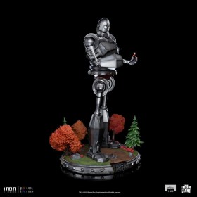 Iron Giant & Hogarth Hughes The Iron Giant Demi Art 1/20 Scale Statue by Iron Studios