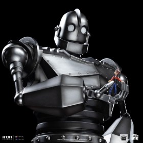 Iron Giant & Hogarth Hughes The Iron Giant Demi Art 1/20 Scale Statue by Iron Studios