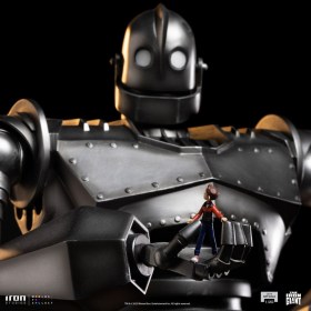 Iron Giant & Hogarth Hughes The Iron Giant Demi Art 1/20 Scale Statue by Iron Studios