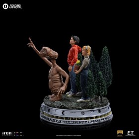 E.T., Elliot and Gertie Deluxe E.T. The Extra-Terrestrial Art 1/10 Scale Statue by Iron Studios