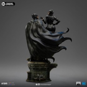 Batman & Catwoman DC Comics 1/6 Diorama by Iron Studios