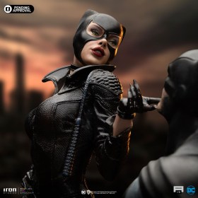 Batman & Catwoman DC Comics 1/6 Diorama by Iron Studios