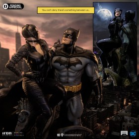 Batman & Catwoman DC Comics 1/6 Diorama by Iron Studios