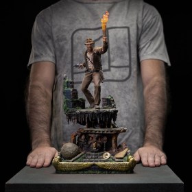 Indiana Jones Deluxe Art 1/10 Scale Statue by Iron Studios