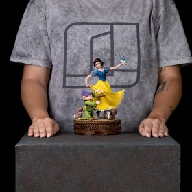 Snow White and Dopey Art 1/10 Scale Statue by Iron Studios