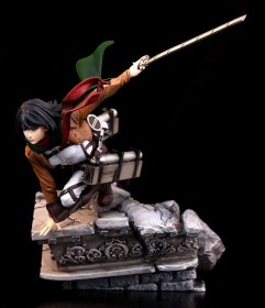 Hope for Humanity Attack on Titan Diorama by Kinetiquettes