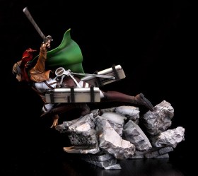 Hope for Humanity Attack on Titan Diorama by Kinetiquettes