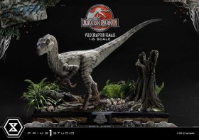 Velociraptor Female Jurassic Park III Legacy Museum Collection 1/6 Statue by Prime 1 Studio