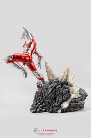 Ultraman vs Black King Ultraman 1/4 Statue by Pure Arts