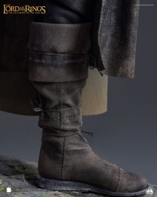 Aragorn Lord of the Rings 1/3 Statue by Queen Studios