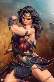 Wonder Woman Early Bird Version Wonder Woman Comic 1/4 Statue by Queen Studios