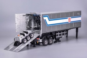 Optimus Prime Flagship Trailer Kit Interactive Auto-Converting Vehicle Transformers by Robosen