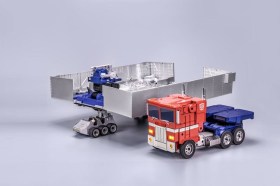 Optimus Prime Flagship Trailer Kit Interactive Auto-Converting Vehicle Transformers by Robosen