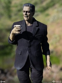 Frankenstein (Deluxe Plus Edition) Universal Monsters 1/6 Action Figure by Sideshow Collectibles