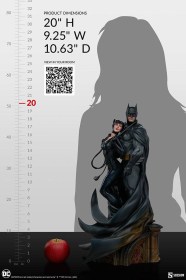 Batman & Catwoman DC Comics Diorama by Sideshow Collectibles