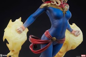 Marvel Premium Format Statue Captain Marvel by Sideshow Collectibles