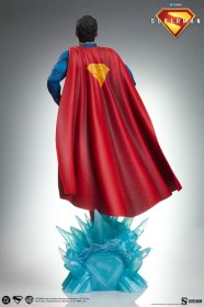 Superman (2025) Premium Format Statue by Sideshow Collectibles