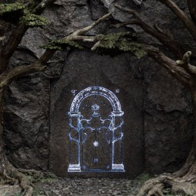 The Doors of Durin Environment Lord of the Rings Statue by Weta