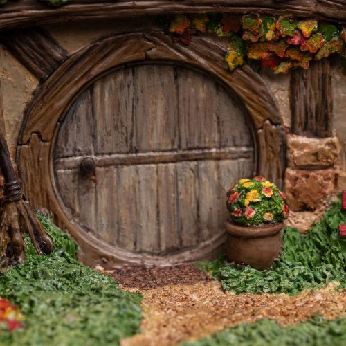 18 Gardens Smial The Hobbit Trilogy Statue by Weta
